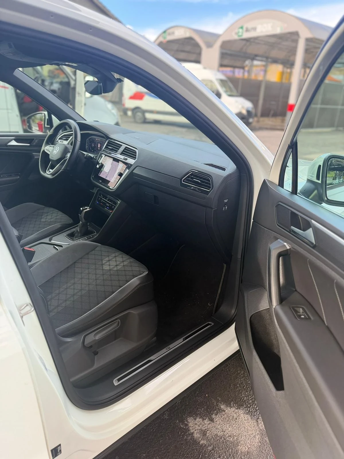 VW Tiguan R-Line - изображение 8