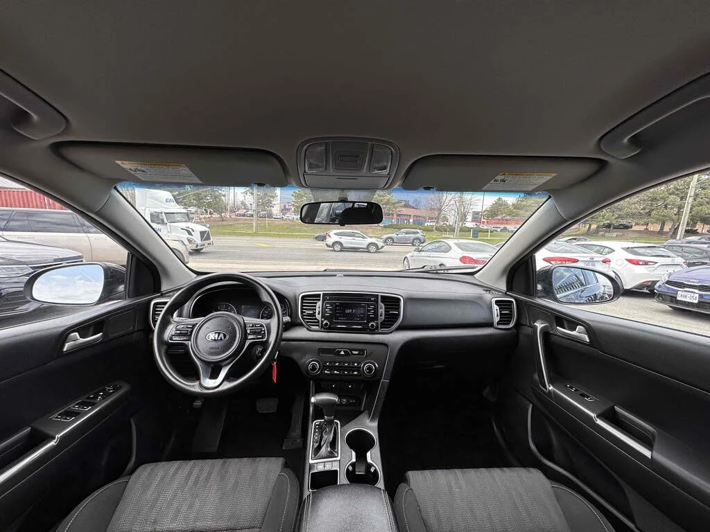 Kia Sportage * АВТО КРЕДИТ* ЦЕНА ДО БГ * СЕРВИЗНА ИСТОРИЯ *  - изображение 8