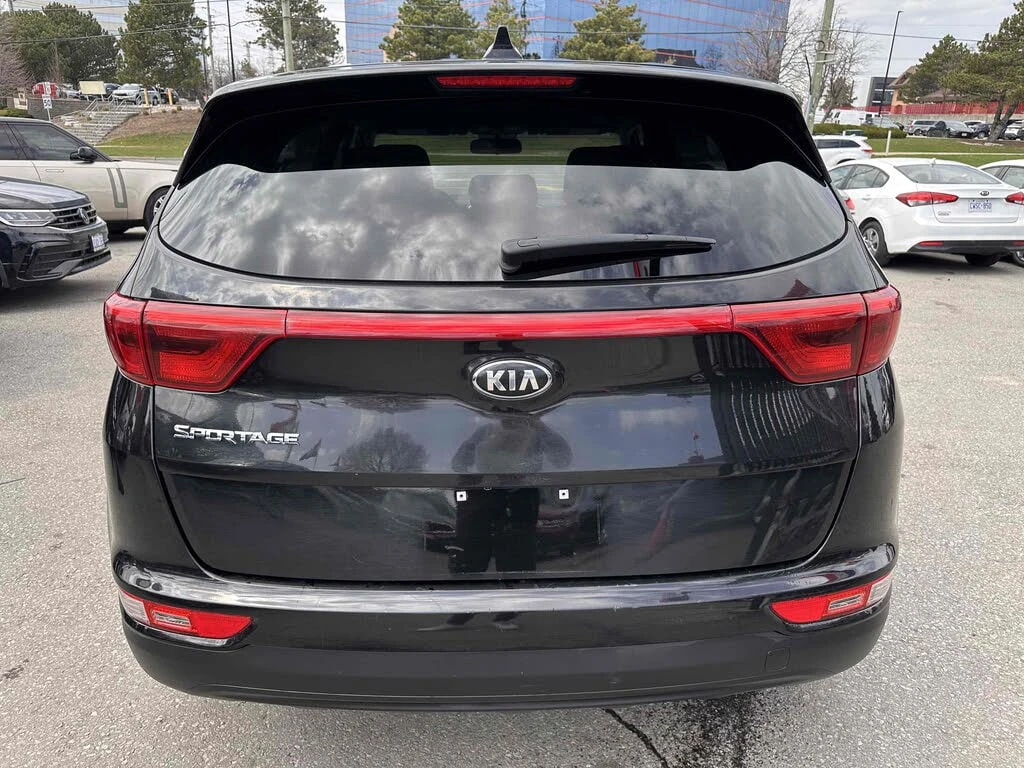 Kia Sportage * АВТО КРЕДИТ* ЦЕНА ДО БГ * СЕРВИЗНА ИСТОРИЯ *  - изображение 5