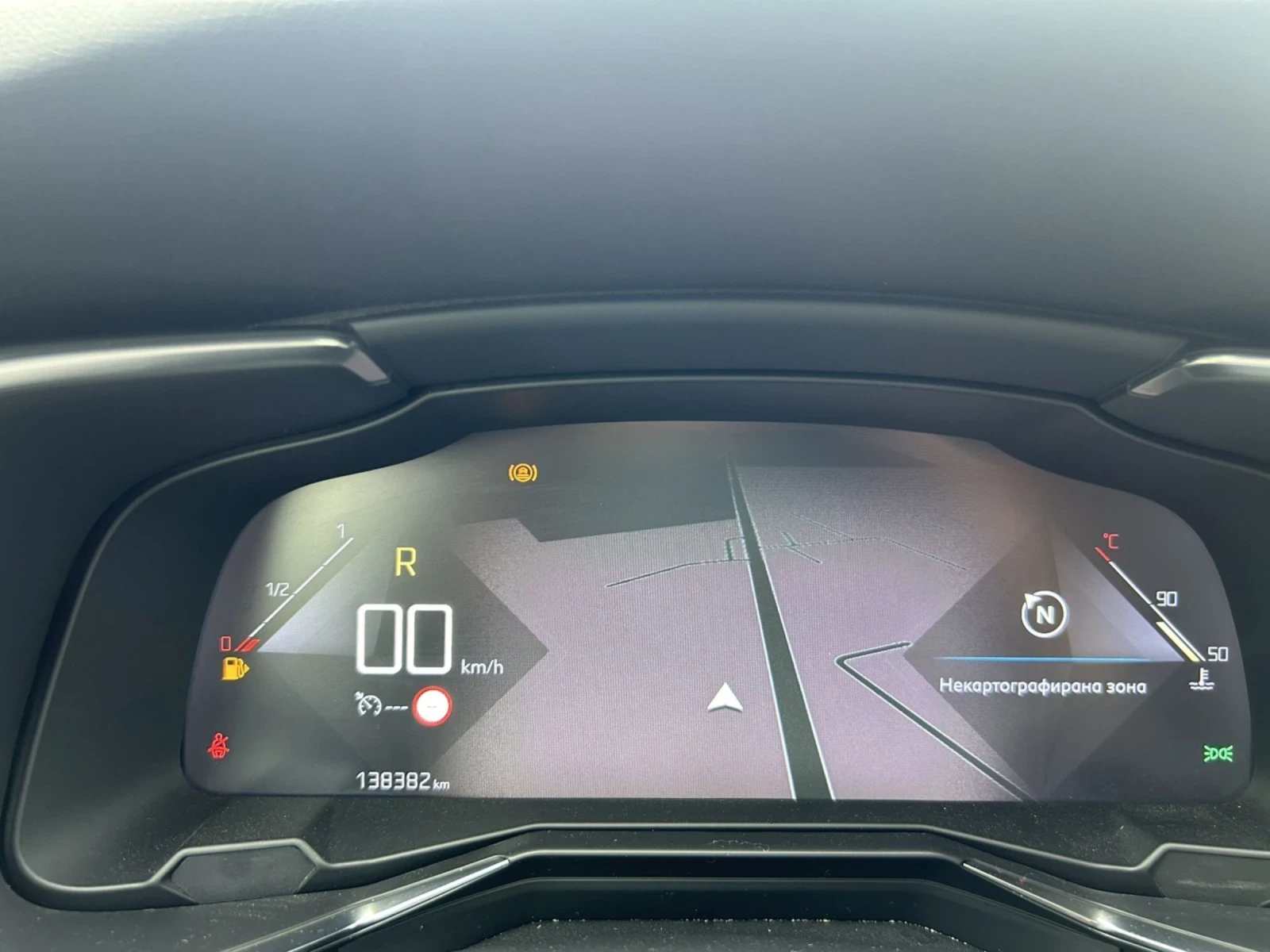 DS DS 7 Crossback 2.0 HDI 180 * EAT 8 * VIRTUAL * PERFORMANCE* , снимка 14 - Автомобили и джипове - 54733124