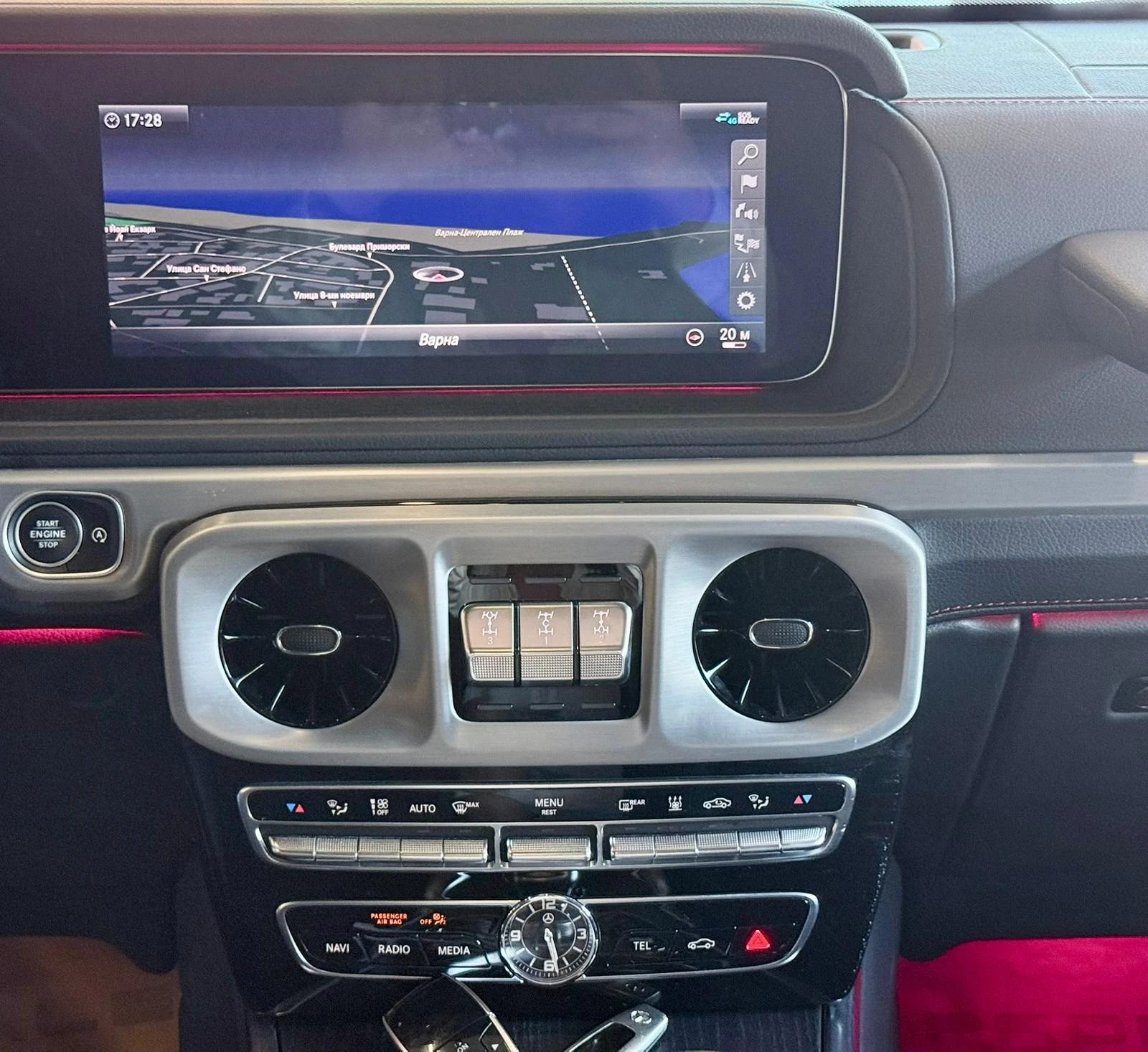 Mercedes-Benz G 400 4M* AMG * 4M* MULTIBEAM* DISTR* 360CAM* MEMORY* , снимка 12 - Автомобили и джипове - 55034363