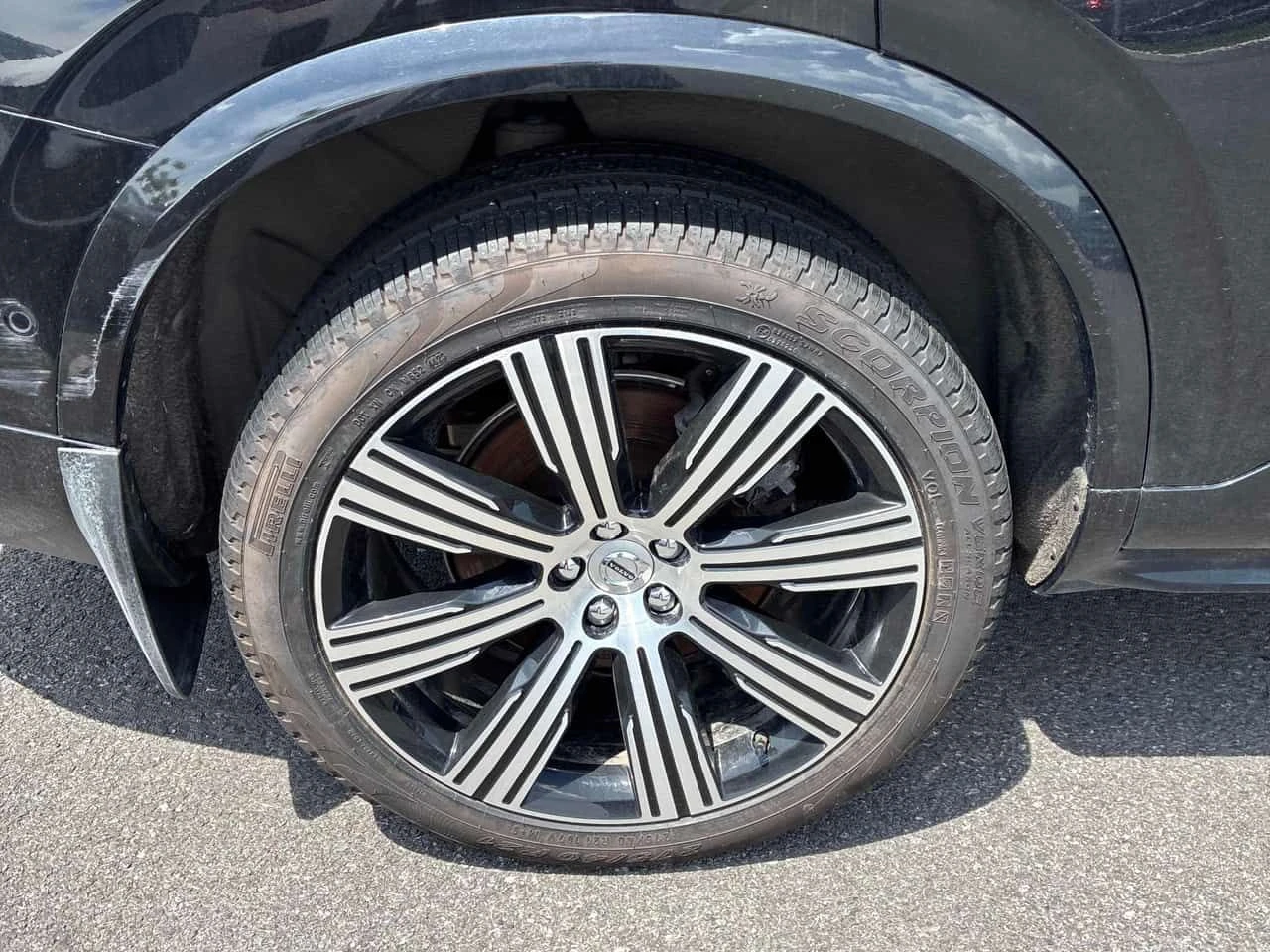 Volvo Xc90 | Ultimate Bright Theme | CARFAX | АВТОФИНАНСИРАНЕ, снимка 7 - Автомобили и джипове - 55053872