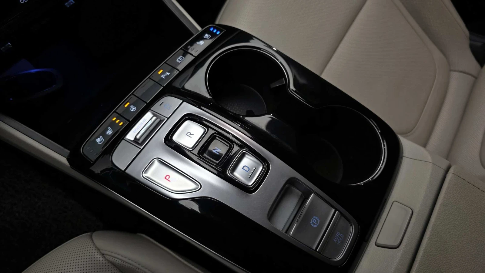 Hyundai Tucson 1.6 Turbo 2WD Premium, снимка 13 - Автомобили и джипове - 55707386