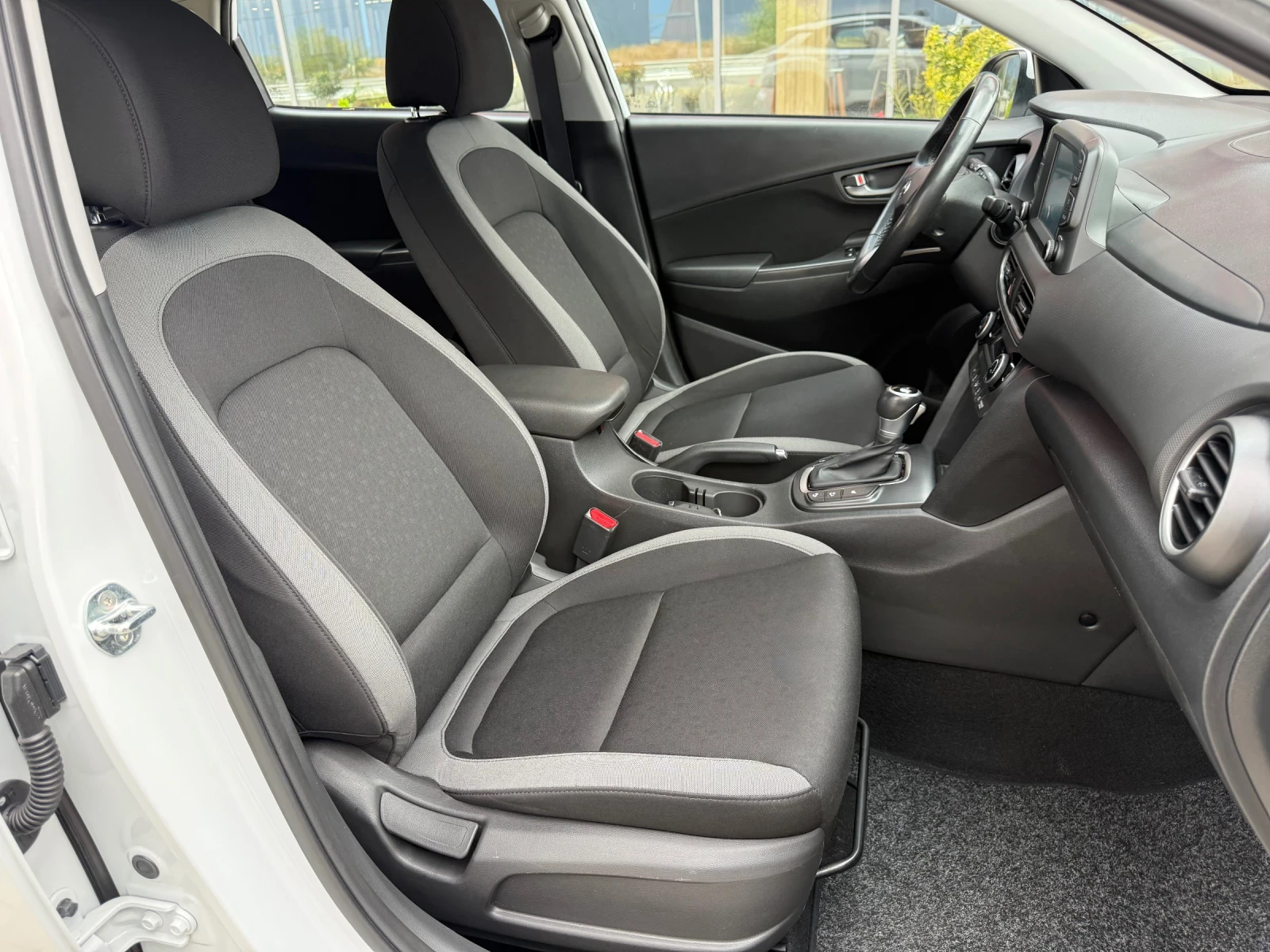 Hyundai Kona 1.6 CRDi 136�.� AVTOMAT / DISTRONIC / FULL SERVICE | Mobile.bg � ����������� 11