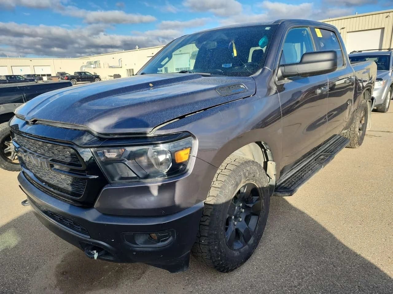 Dodge RAM 1500 * 4x4 Crew Cab 5'7" Box Tradesman Crew Cab