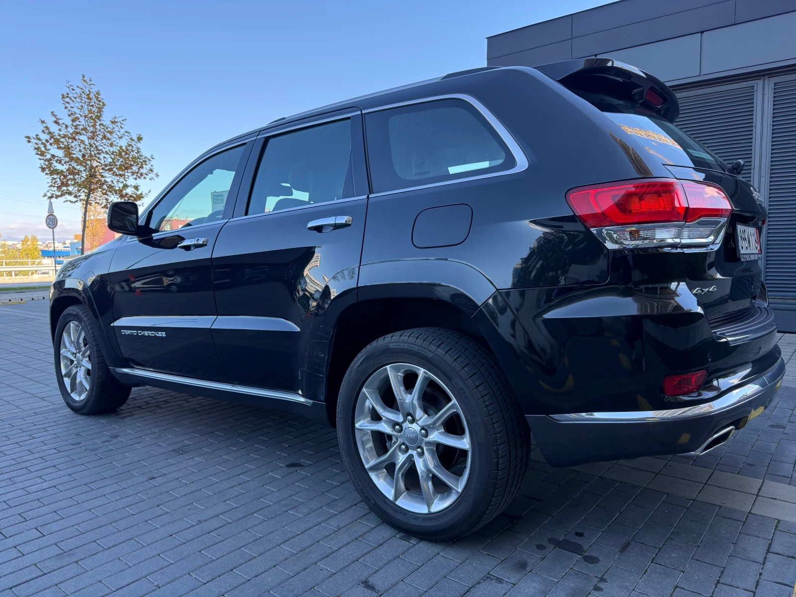 Jeep Grand cherokee Summit 5.7 HEMI, снимка 4 - Автомобили и джипове - 56724643