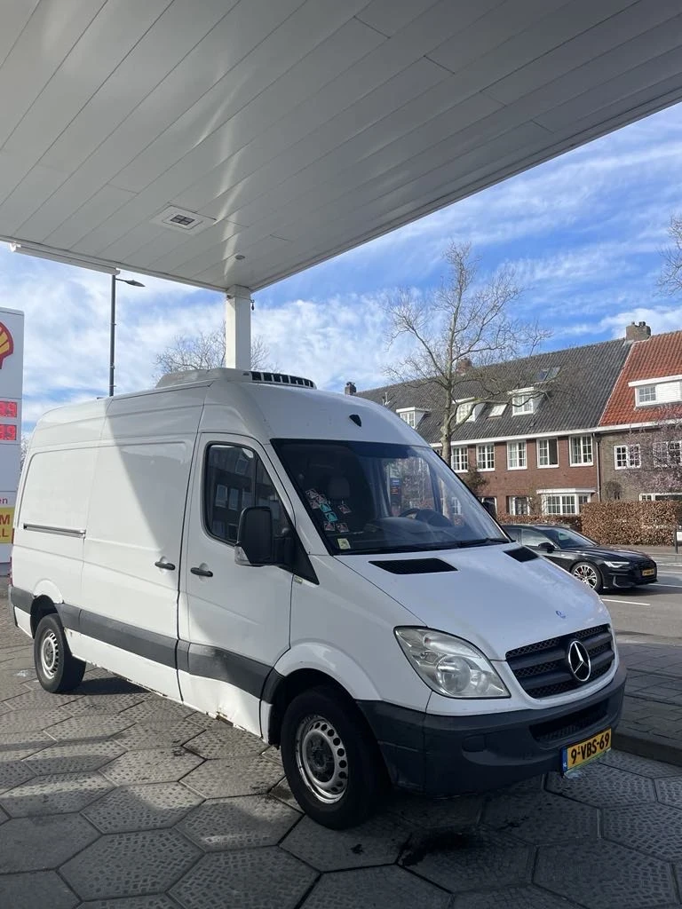 Mercedes-Benz Sprinter 315 Хладилен, снимка 3 - Бусове и автобуси - 48518459