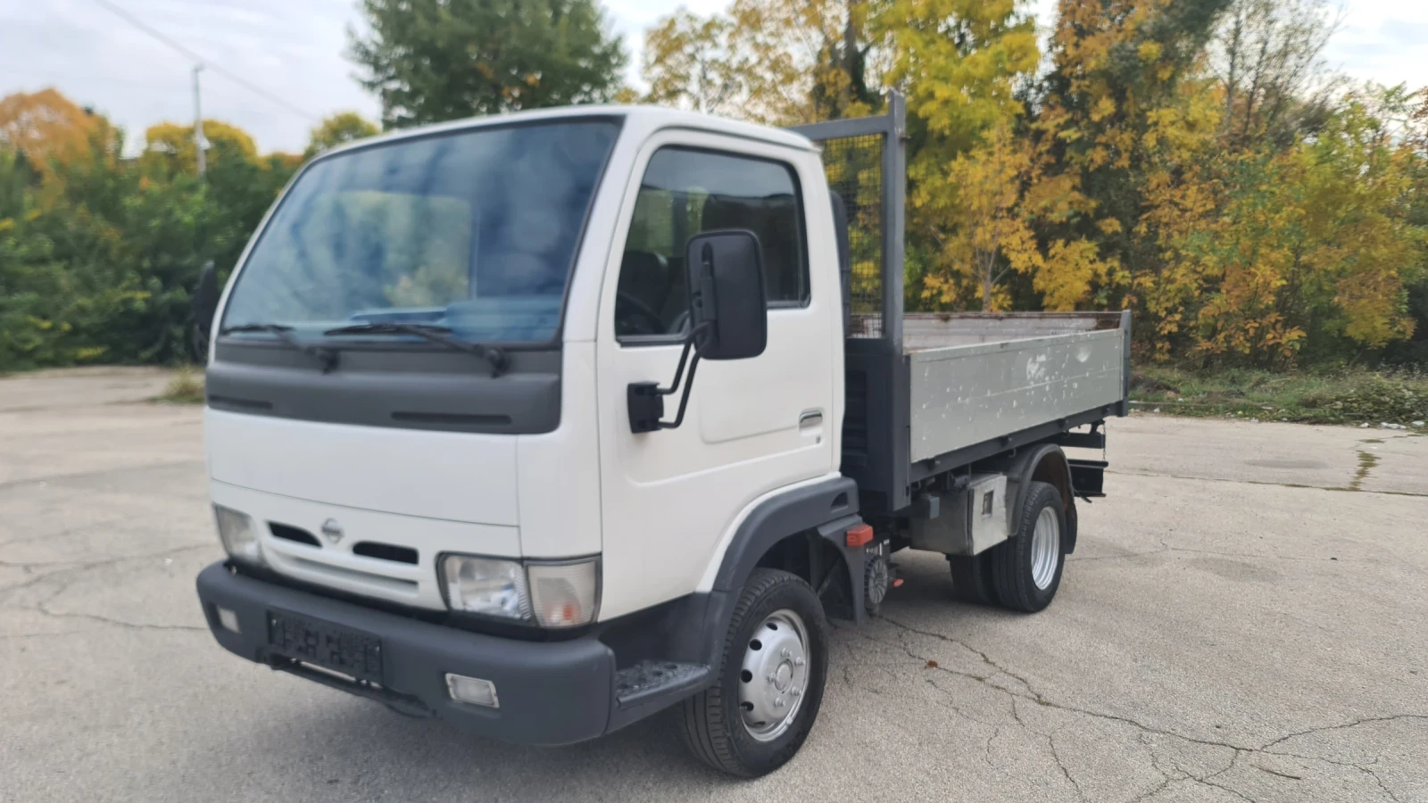 Nissan Capstar 3.0D 120kc. Тристранен самосвал - изображение 6