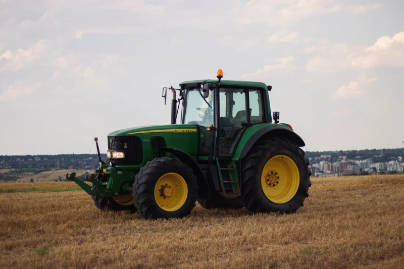 Трактор John Deere 6620, снимка 2 - Селскостопанска техника - 47563005