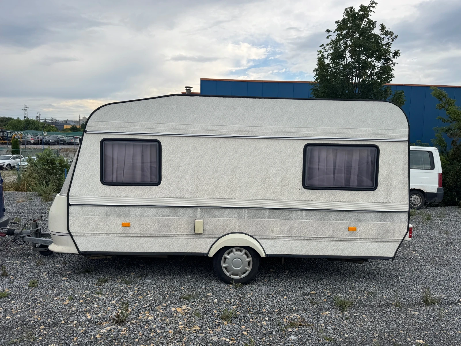 �������� Laika | Mobile.bg � ����������� 4