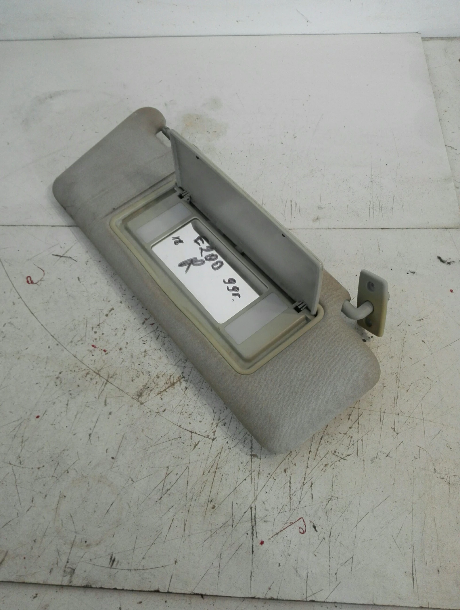 ������ ����� �������� �200 | Mobile.bg � ����������� 1