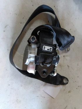 ����� �� �������� �� ����� ��������� ������ ����� 8V5857706E ����� Audi A3