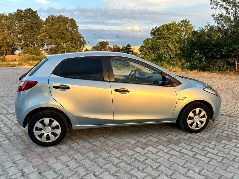 Mazda 2, снимка 4 - Автомобили и джипове - 46845442