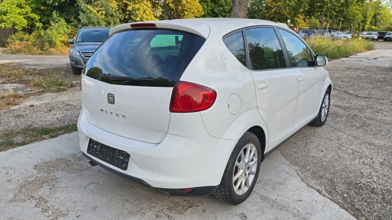 Seat Altea 1.6TDi 105k.c., снимка 4 - Автомобили и джипове - 47356781