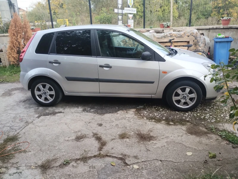 Ford Fiesta 1.4, снимка 5 - Автомобили и джипове - 47570300