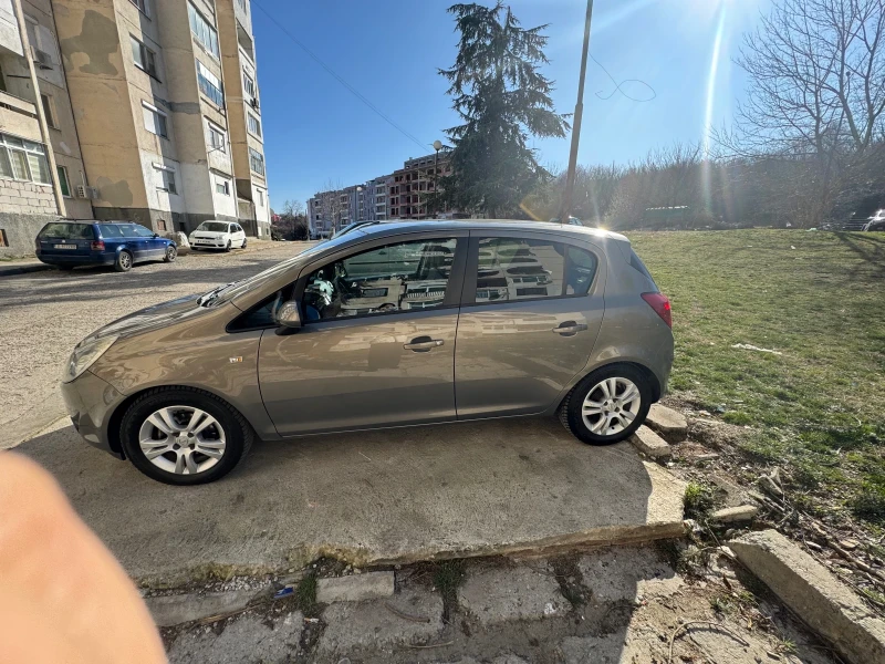 Opel Corsa, снимка 2 - Автомобили и джипове - 49106281