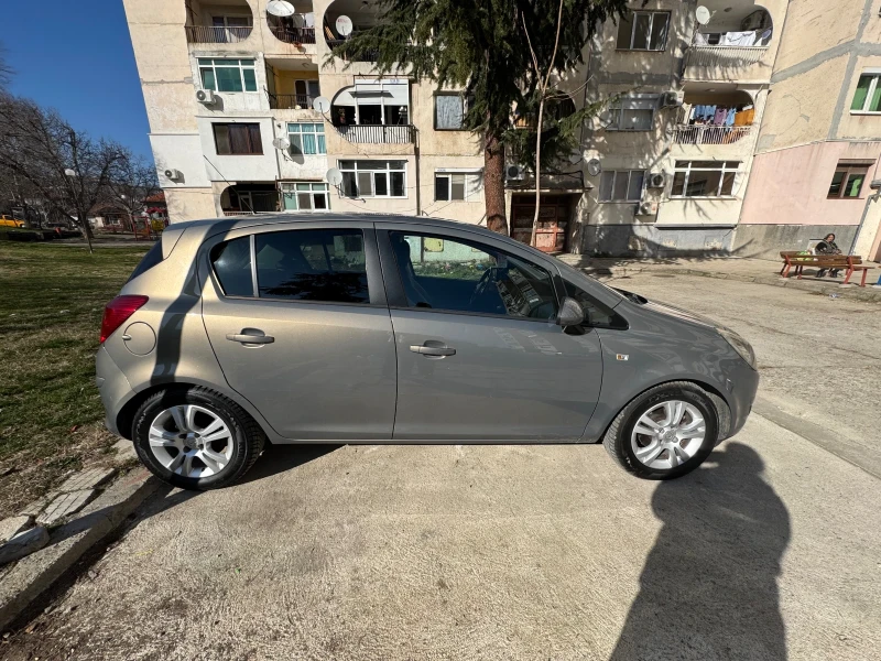 Opel Corsa, снимка 1 - Автомобили и джипове - 49106281