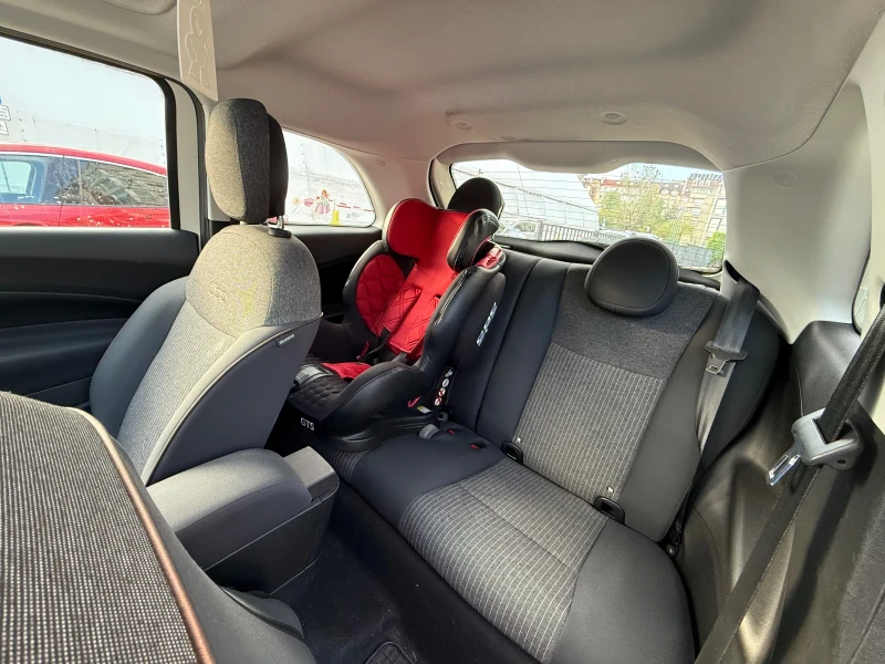 Fiat 500 E Icon, CarPlay, Camera, Sunroof, Heated seats, снимка 12 - Автомобили и джипове - 52375388