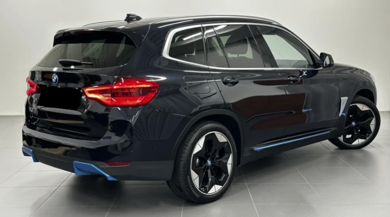 BMW iX3, снимка 2 - Автомобили и джипове - 52398863