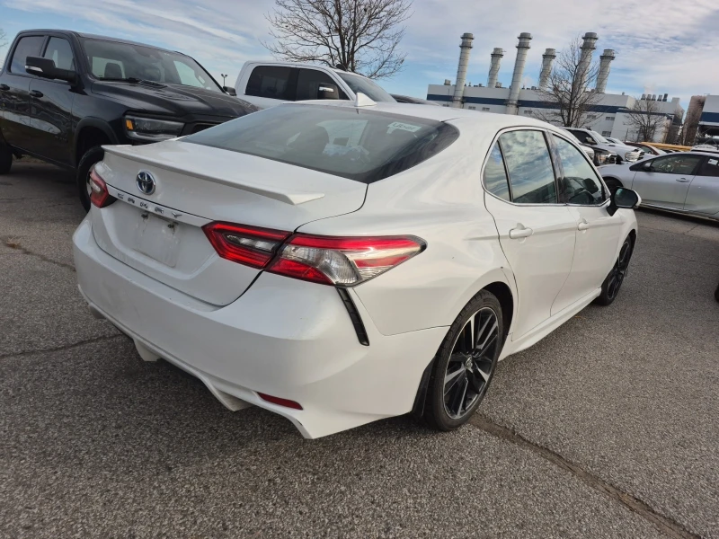 Toyota Camry HYBRID XSE * * CARFAX * * АВТО КРЕДИТ * * , снимка 4 - Автомобили и джипове - 52941136