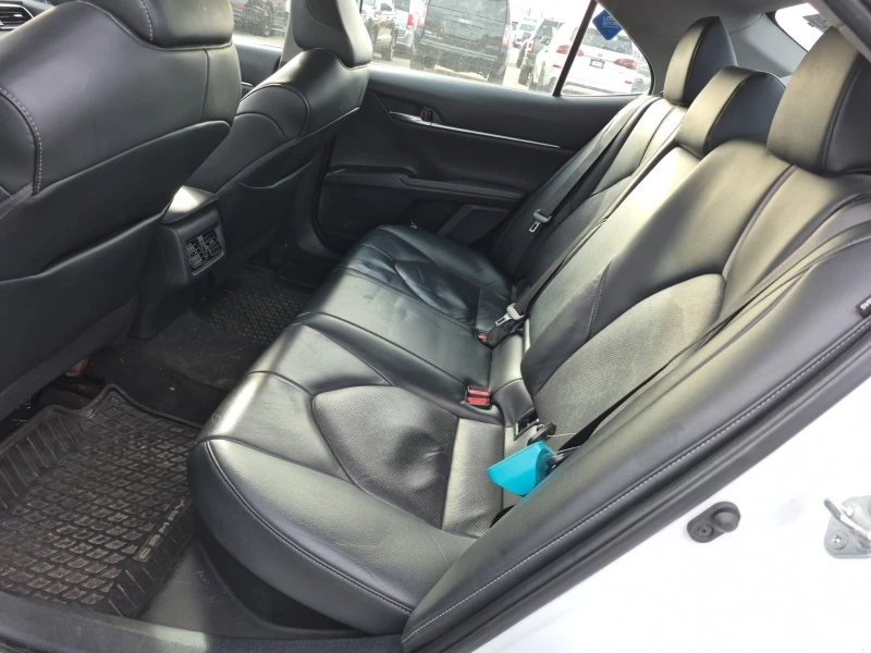 Toyota Camry HYBRID XSE * * CARFAX * * АВТО КРЕДИТ * * , снимка 10 - Автомобили и джипове - 52941136