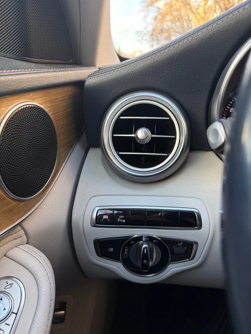 Mercedes-Benz C 220, снимка 8 - Автомобили и джипове - 52958048