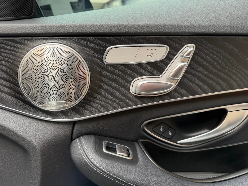 Mercedes-Benz C 300 AMG Line , снимка 12 - Автомобили и джипове - 53411085