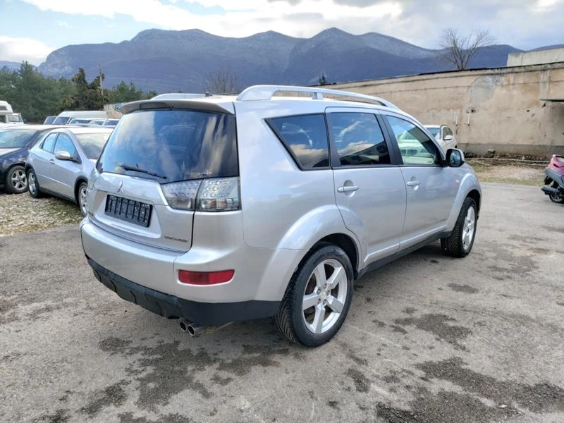 Mitsubishi Outlander 2.0D 140kc. 4x4 7 местен, снимка 5 - Автомобили и джипове - 41645896