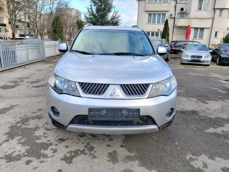 Mitsubishi Outlander 2.0D 140kc. 4x4 7 местен, снимка 2 - Автомобили и джипове - 41645896