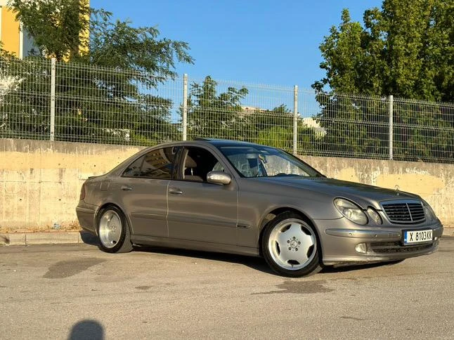 Mercedes-Benz E 320, снимка 2 - Автомобили и джипове - 48455186