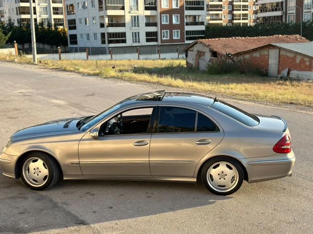 Mercedes-Benz E 320, снимка 5 - Автомобили и джипове - 48455186