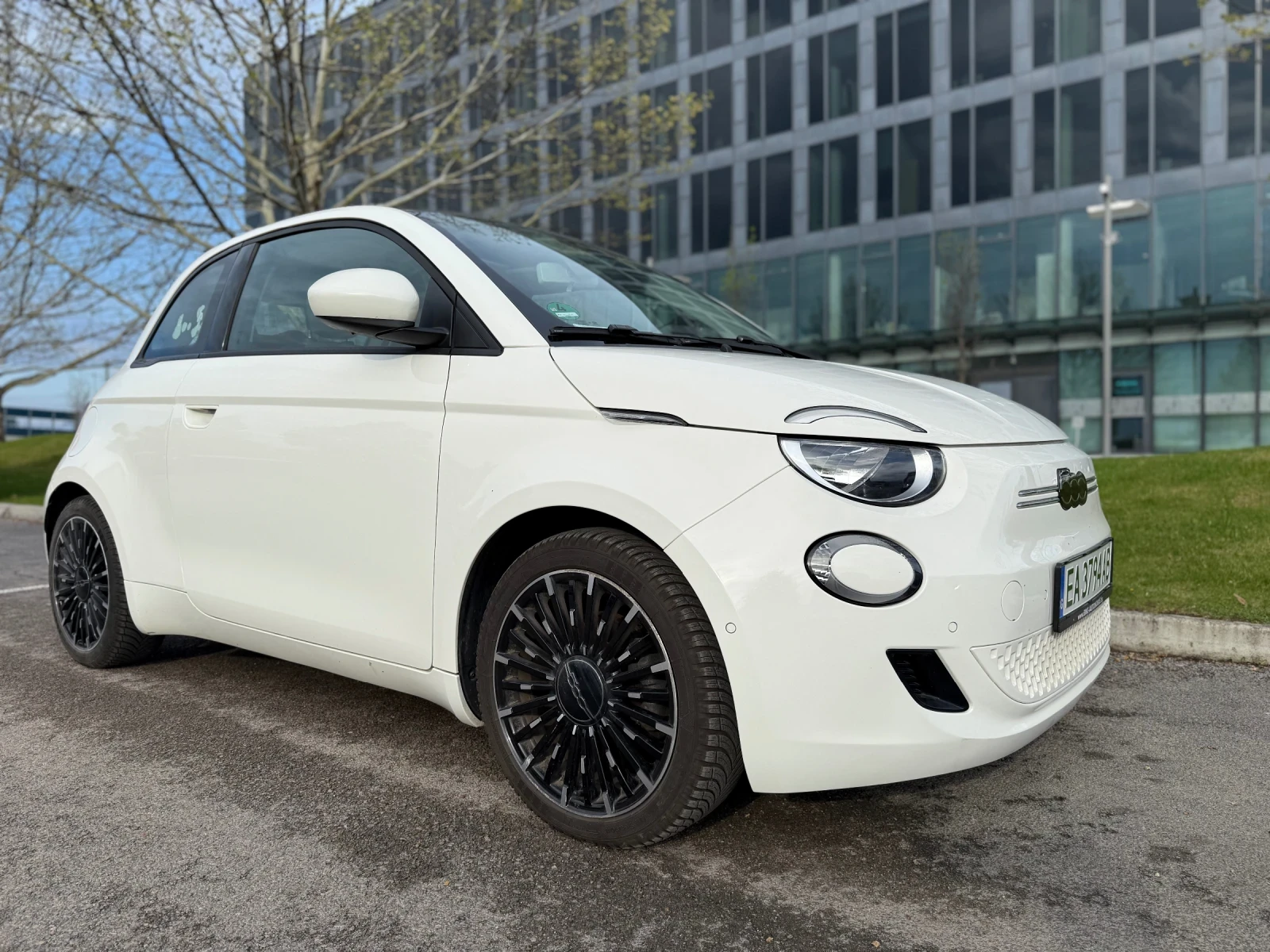 Fiat 500 E Icon, CarPlay, Camera, Sunroof, Heated seats - изображение 5