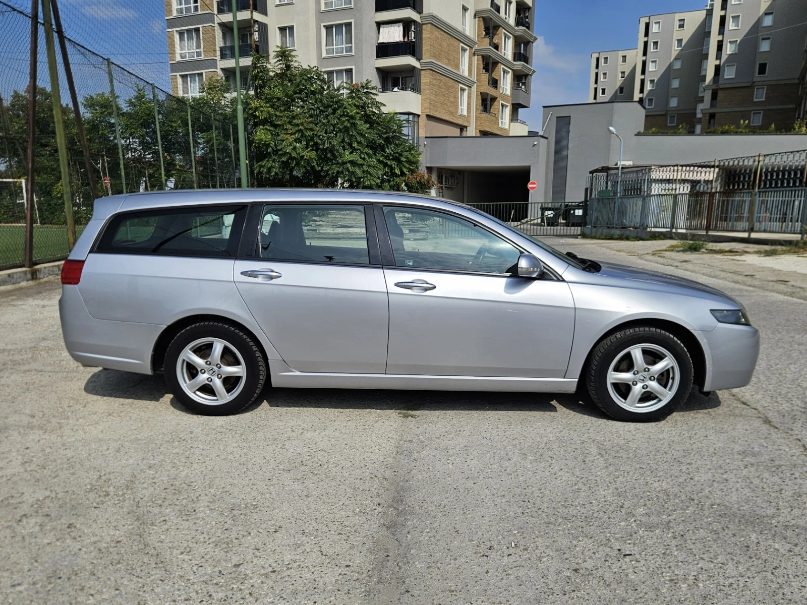 Honda Accord 2.0i-VTEC Touring - изображение 4