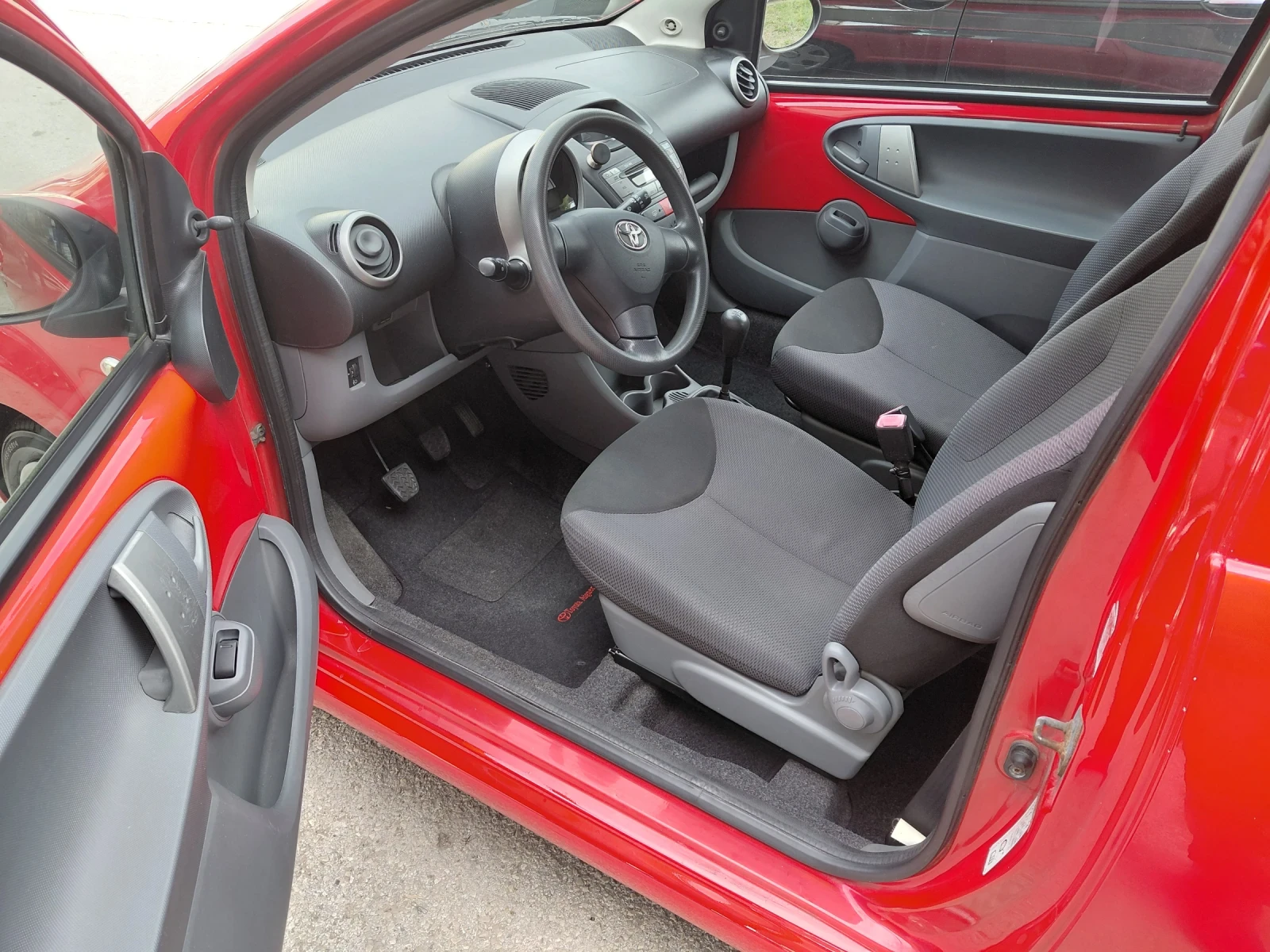 Toyota Aygo 1.0 VVT-i klima - изображение 8