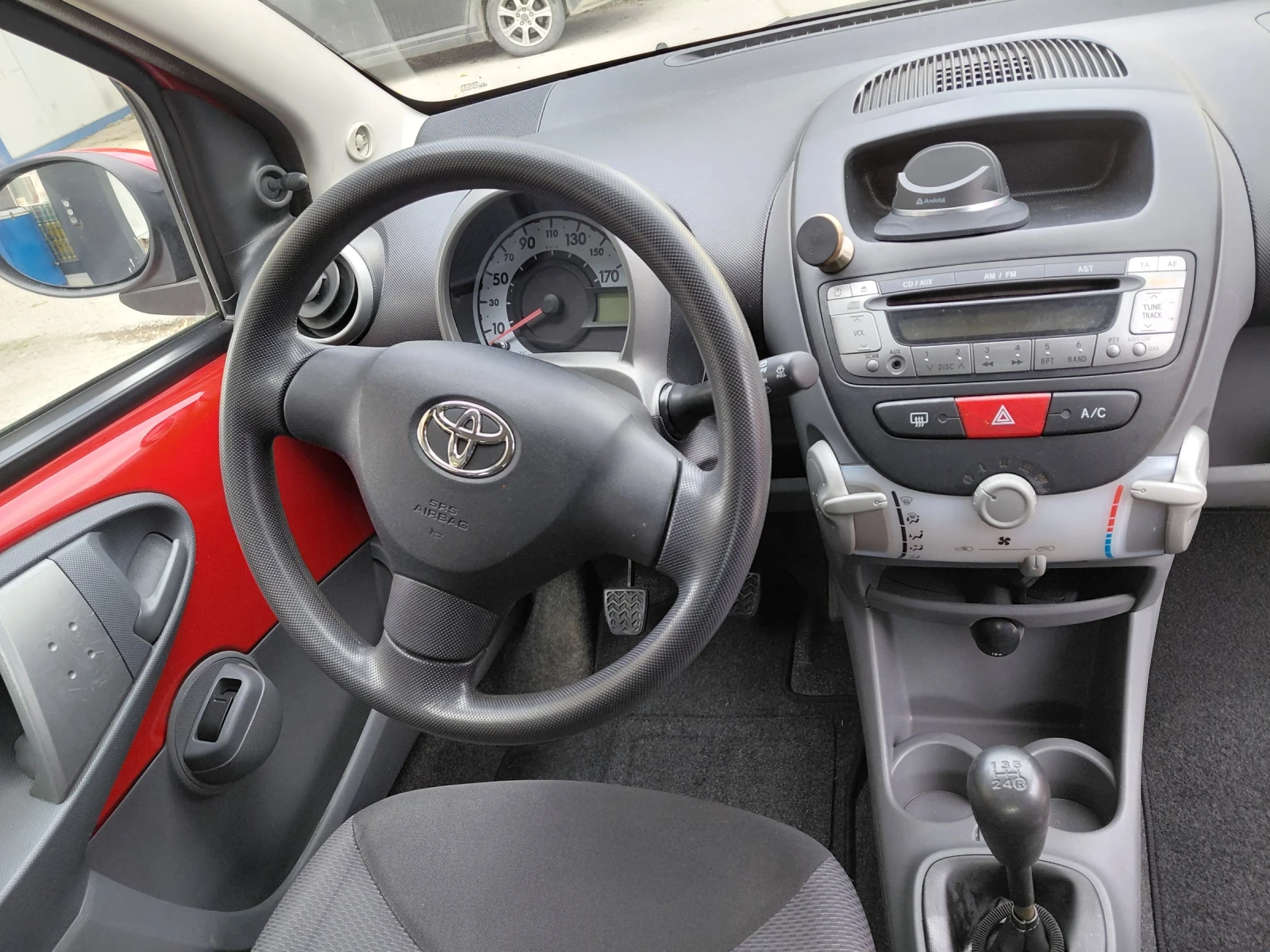 Toyota Aygo 1.0 VVT-i klima - изображение 10