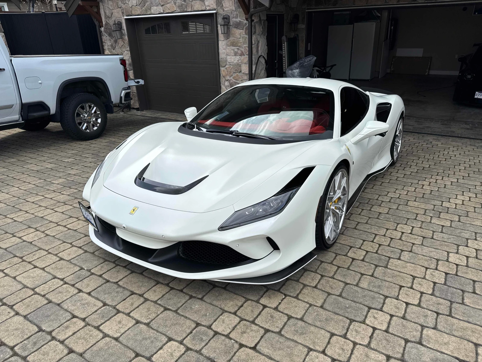 Ferrari 12 Cilindri 3.9L 8cyl RWD