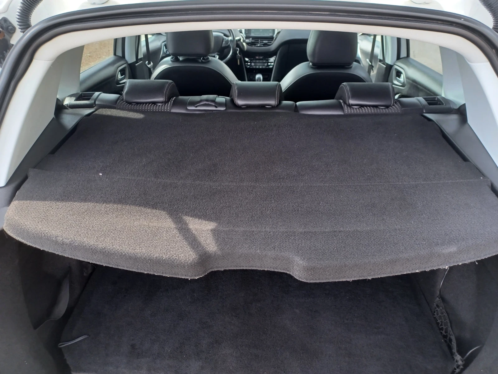 Peugeot 2008 1.6HDI, снимка 16 - Автомобили и джипове - 54031822