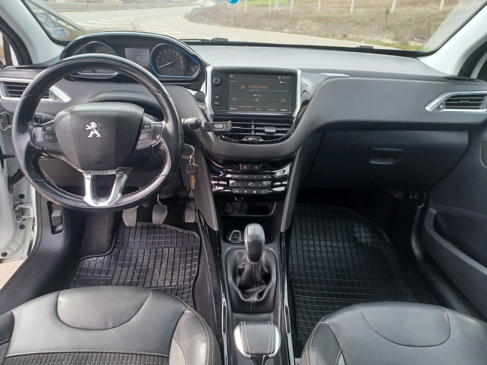 Peugeot 2008 1.6HDI, снимка 10 - Автомобили и джипове - 54031822
