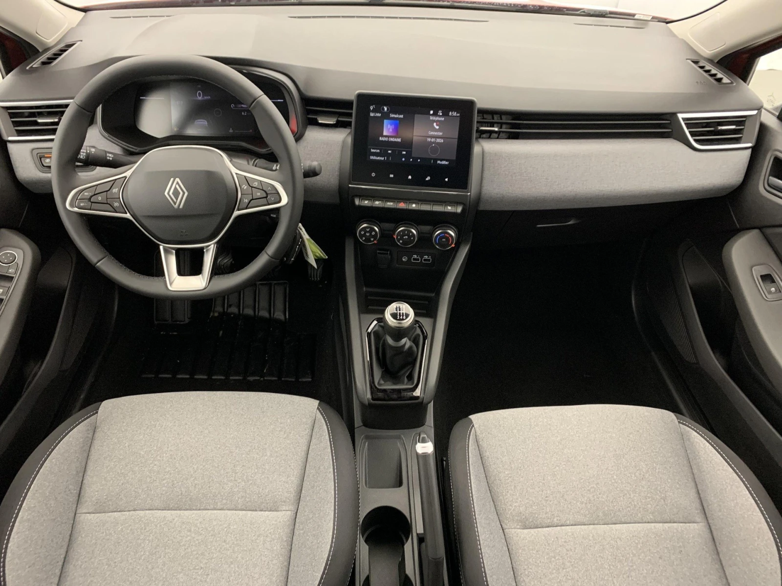 Renault Clio Evolution, снимка 11 - Автомобили и джипове - 54042619