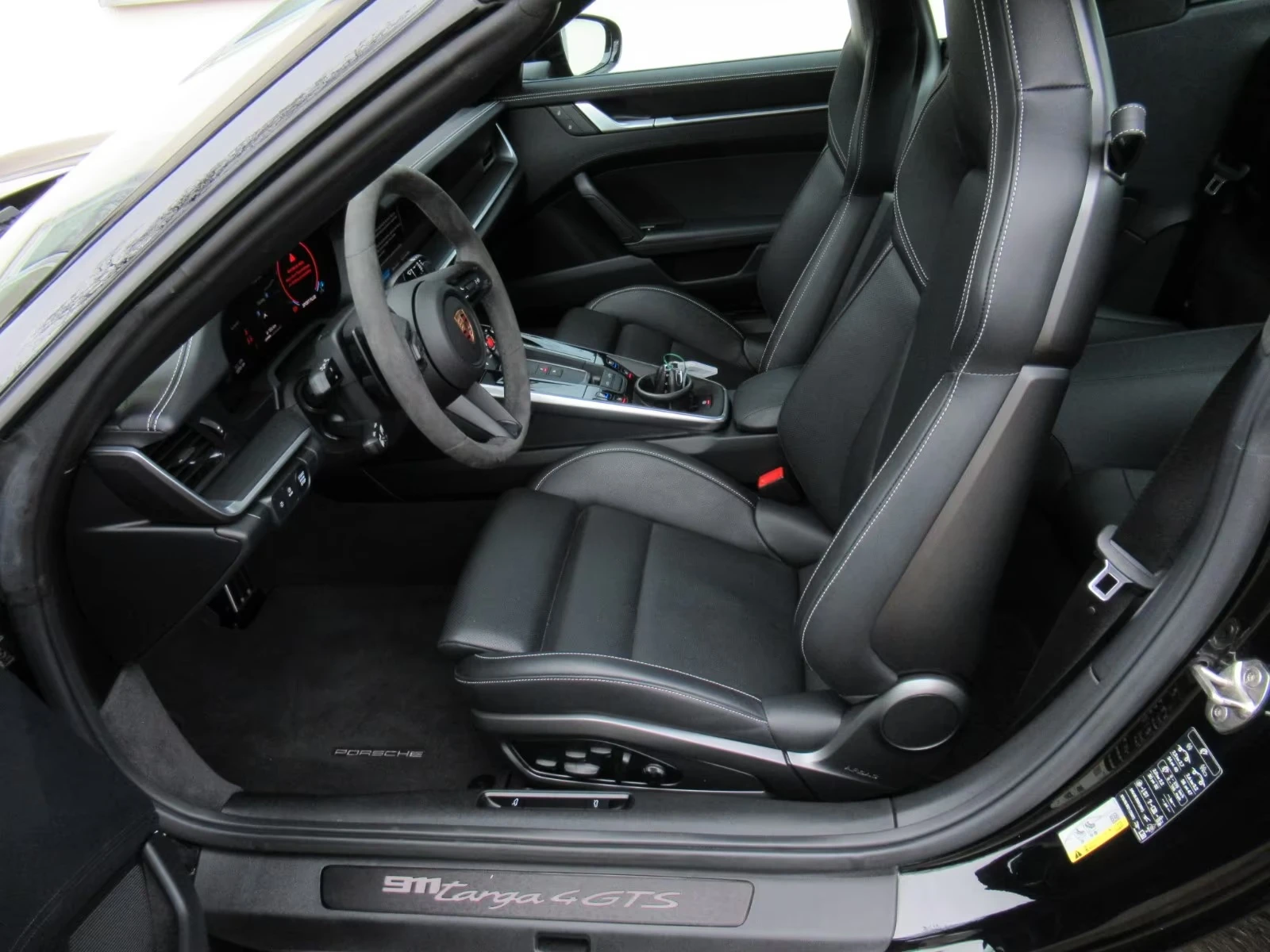 Porsche 911 992.2 TARGA 4 GTS CHRONO MATRIX , снимка 7 - Автомобили и джипове - 54115909