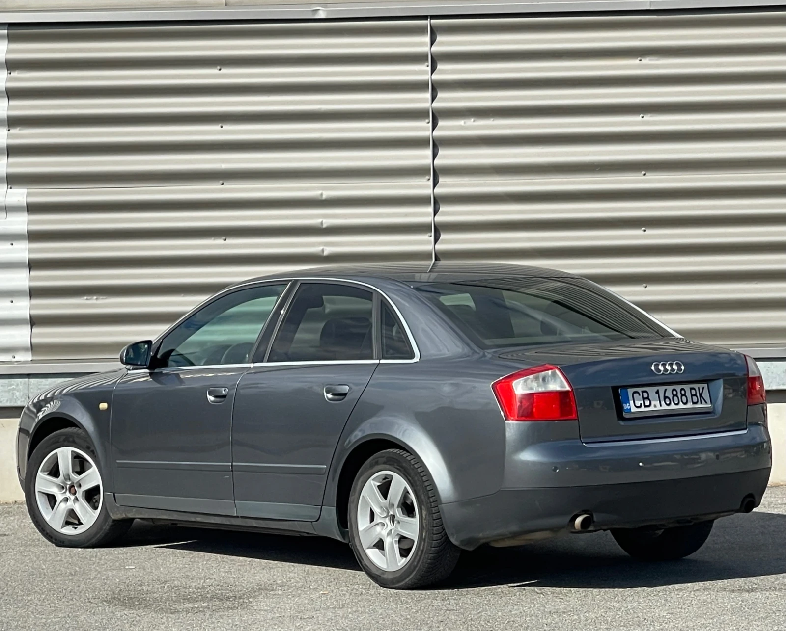 Audi A4 B6 3.0i БЕНЗИН-ГАЗ 220 К.С. АВТОМАТИК ОБСЛУЖЕН, снимка 3 - Автомобили и джипове - 55213380