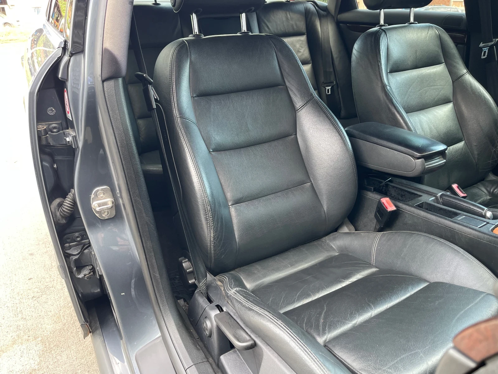 Audi A4 B6 3.0i БЕНЗИН-ГАЗ 220 К.С. АВТОМАТИК ОБСЛУЖЕН, снимка 6 - Автомобили и джипове - 55213380