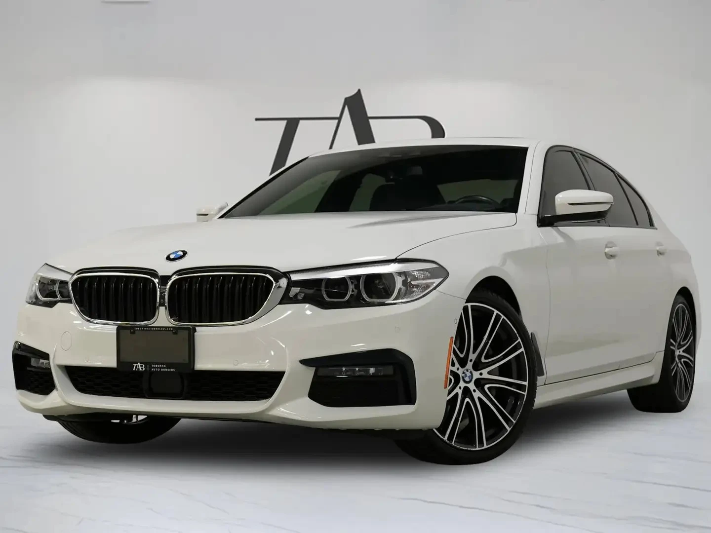 BMW 540 i M Sport ЦЕНА ДО БЪЛГАРИЯ АВТОКРЕДИТ, снимка 3 - Автомобили и джипове - 55559628