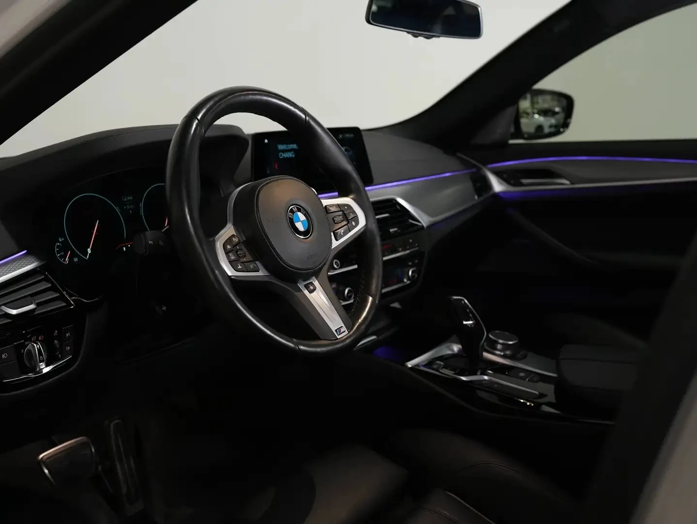 BMW 540 i M Sport ЦЕНА ДО БЪЛГАРИЯ АВТОКРЕДИТ, снимка 8 - Автомобили и джипове - 55559628