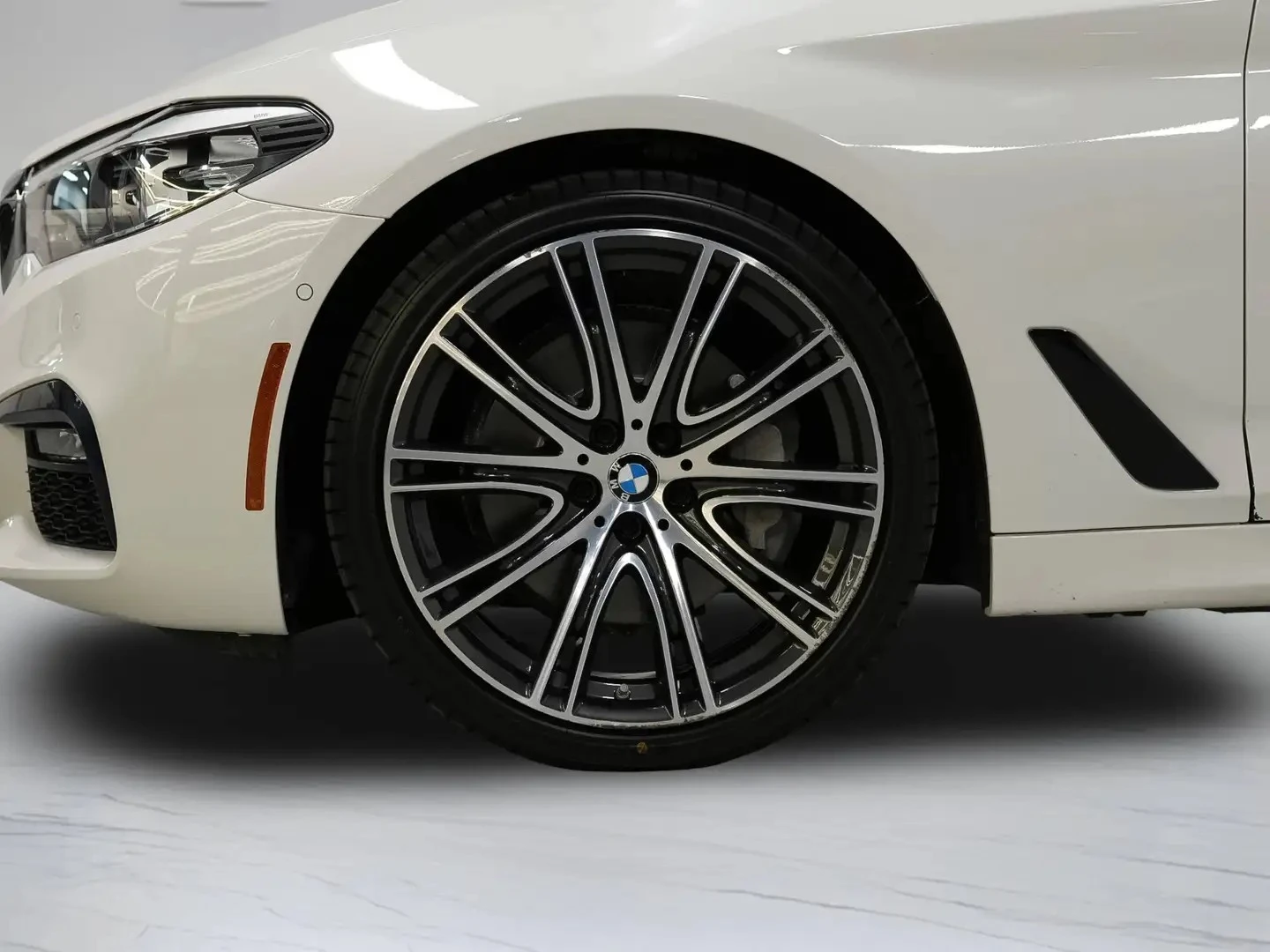 BMW 540 i M Sport ЦЕНА ДО БЪЛГАРИЯ АВТОКРЕДИТ, снимка 17 - Автомобили и джипове - 55559628