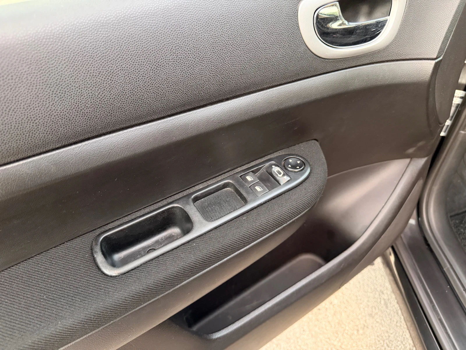 Peugeot 307 HDI, снимка 13 - Автомобили и джипове - 55838616