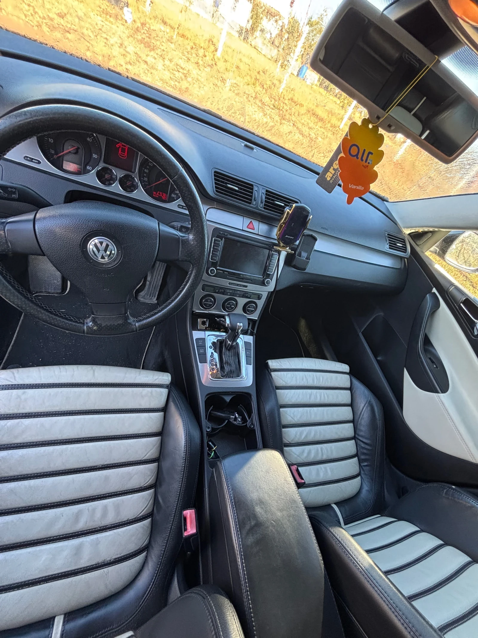 VW Passat, снимка 12 - Автомобили и джипове - 56343321