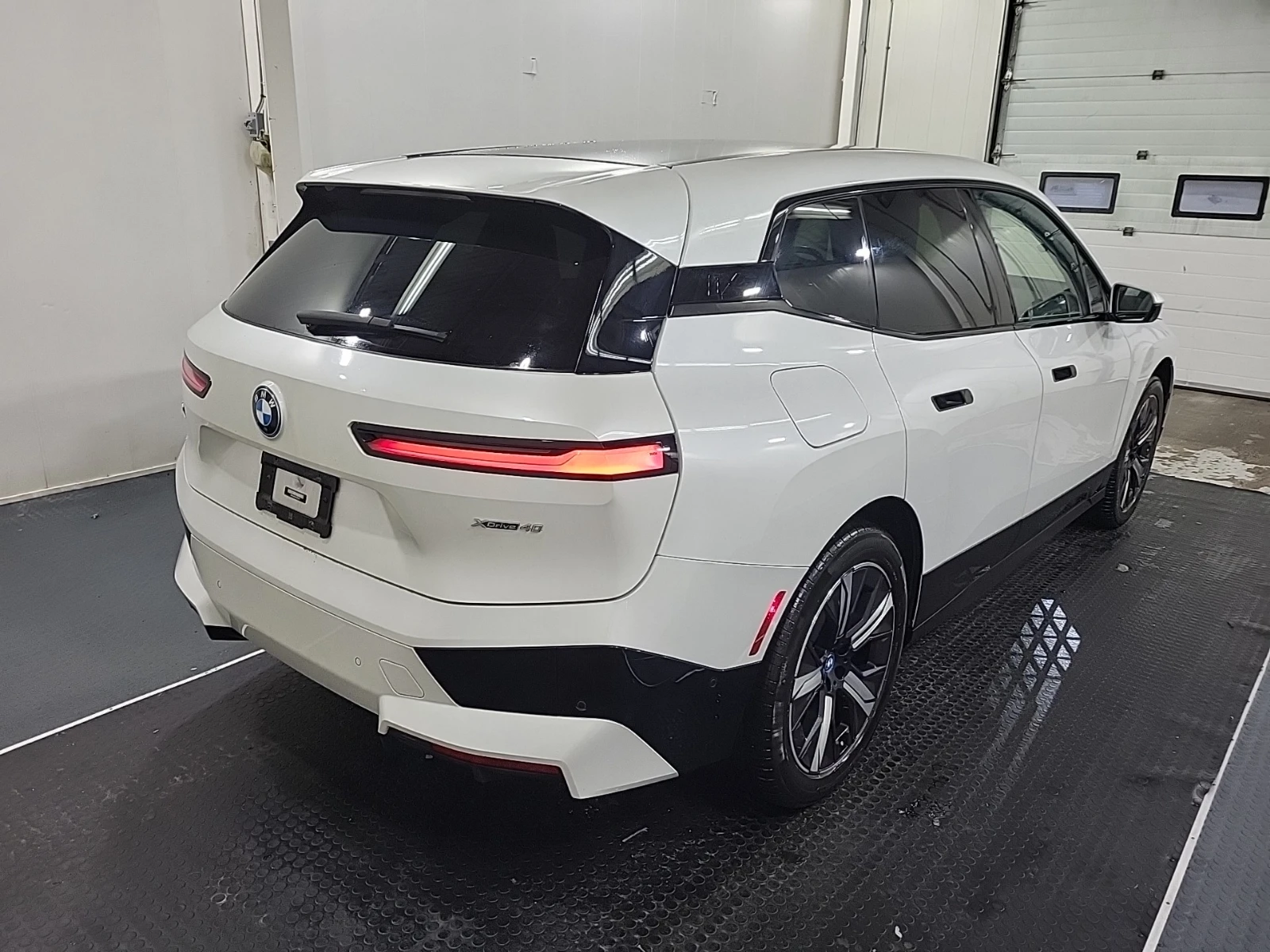 BMW iX  Xdrive40 | Mobile.bg � ����������� 3