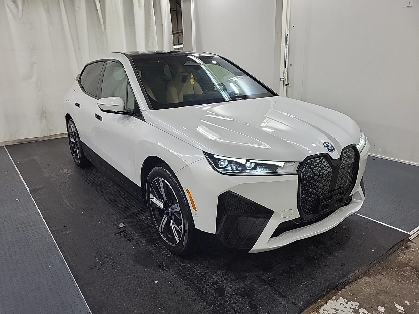 BMW iX  Xdrive40 | Mobile.bg � ����������� 2