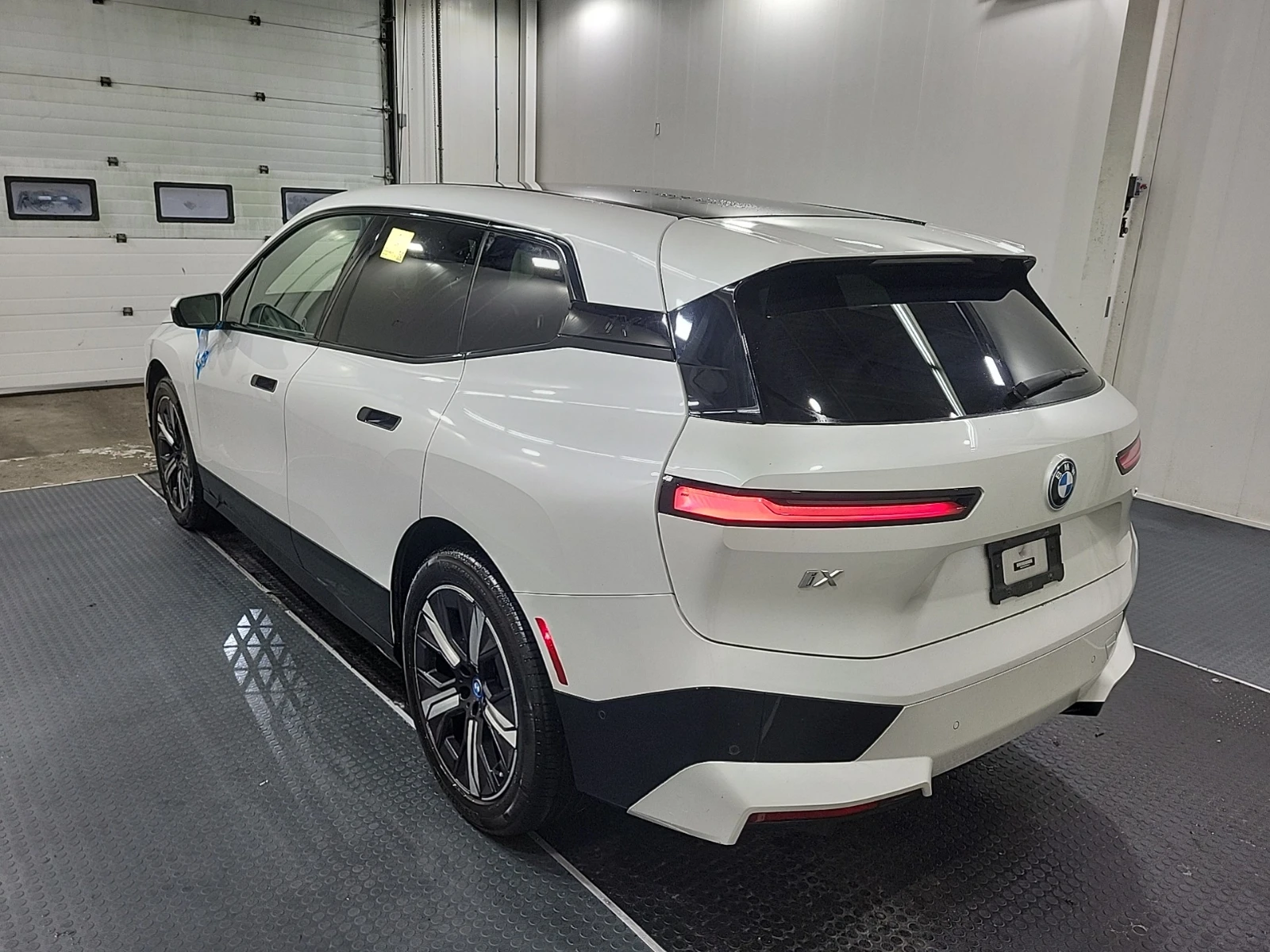 BMW iX  Xdrive40 | Mobile.bg � ����������� 4